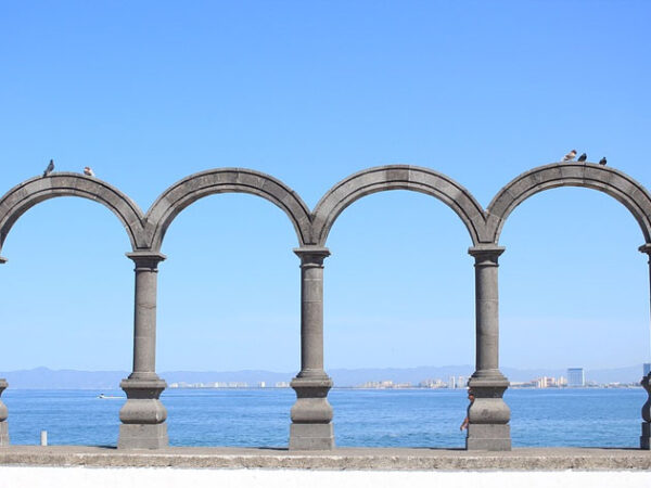 Los Arcos And El Malecón 1