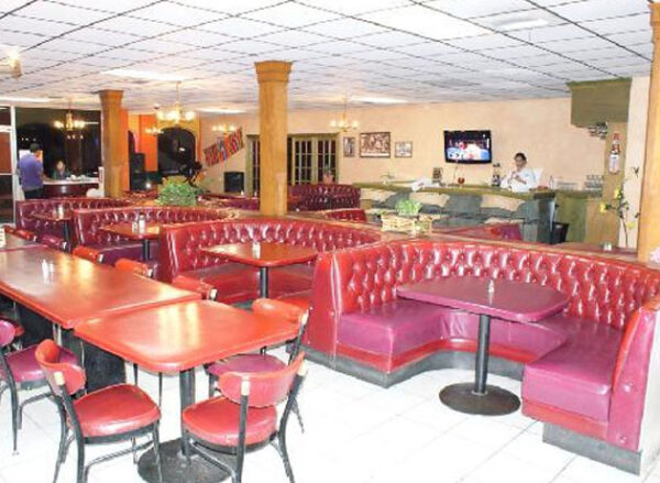 's Hotel & Restaurant Bar