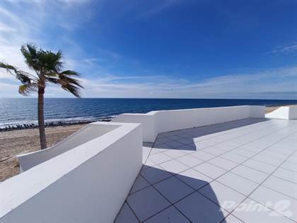 Casa La Sirena a Beautiful Beachfront Home in Las Conchas